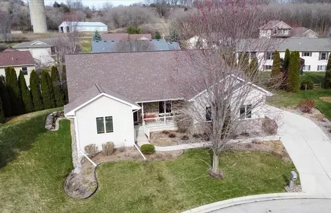 406 St Francis Ct, Cross Plains, WI 53528
