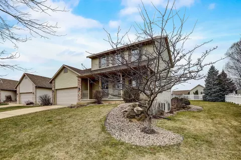 204 Molly Ln, Cottage Grove, WI 53527