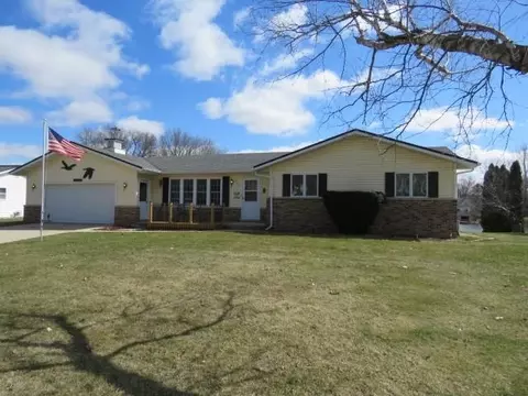 200 We Go Trl, Fox Lake, WI 53933