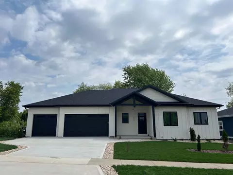 835 Schewe Rd, Middleton, WI 53562