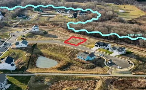 1430 Greenleaf Ct, Sun Prairie, WI 53590