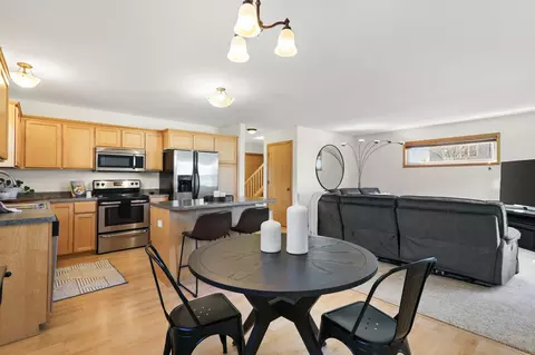 3654 Stonebridge Dr, Madison, WI 53719