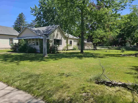 424 S Linden St, Adams, WI 53910