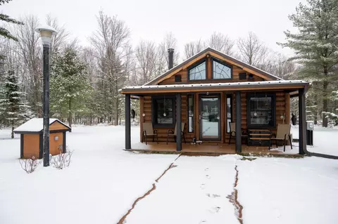 w8592 Orange Road, New Lisbon, WI 53950