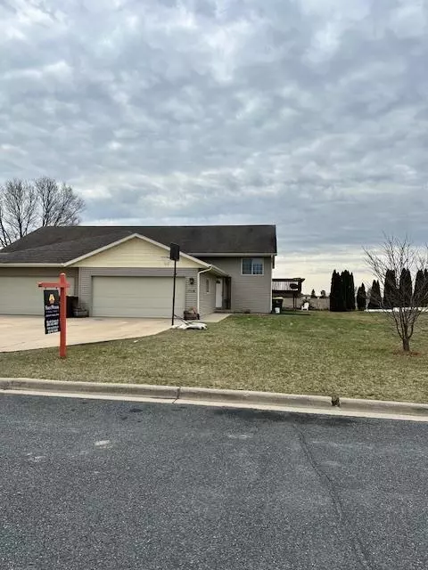 1716 Bates St, Sauk City, WI 53583