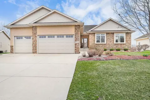 1231 Heritage Ct, Sun Prairie, WI 53590