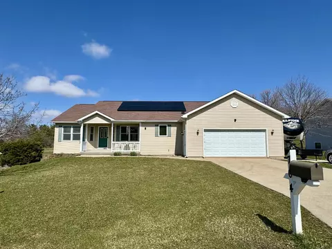 704 Prairie Hills Dr, Dodgeville, WI 53533