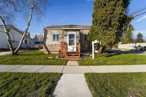 134 E Spring St, Dodgeville, WI 53533