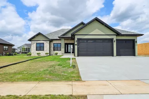 2013 Mulberry St, Sauk City, WI 53583