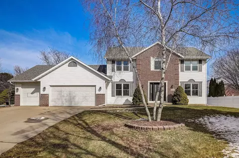 1842 Huntwick Ct, Sun Prairie, WI 53590