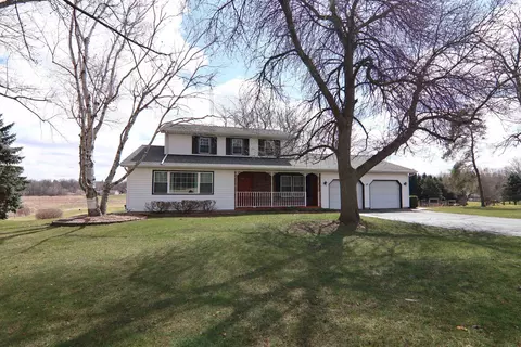 5900 N Kennedy Rd, Milton, WI 53563
