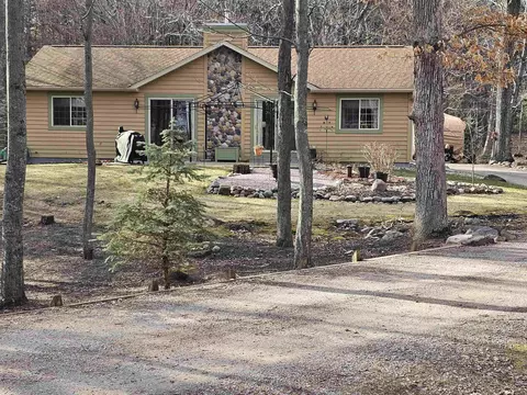 3137 2nd Ct, Oxford, WI 53952