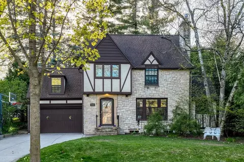 4126 Mandan Cres, Madison, WI 53711