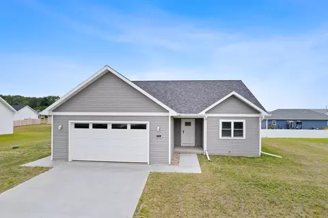 711 Roosevelt St, Baraboo, WI 53913