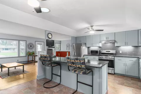 5802 Crabapple Ln, Madison, WI 53711