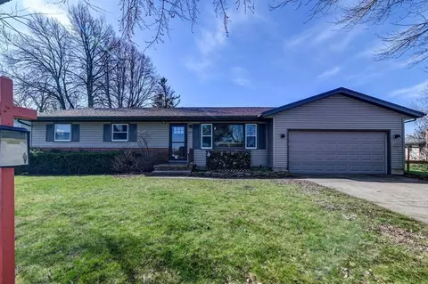 325 Robert Dr, Sun Prairie, WI 53590