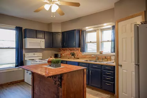 305 Grove St, Mauston, WI 53948