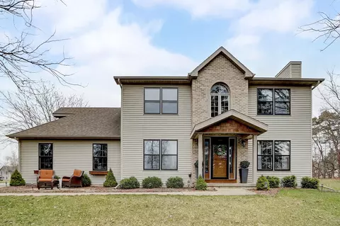 w9125 Tall Pines Court, Cambridge, WI 53523