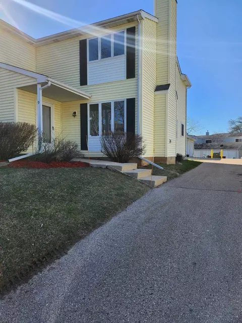 9 Sunfish Ct, Madison, WI 53713