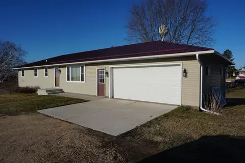 110 Park Lane St, Eastman, WI 54626