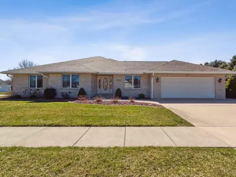 4109 Huntinghorne Dr, Janesville, WI 53546