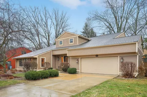2907 Robin Ct, Fitchburg, WI 53711