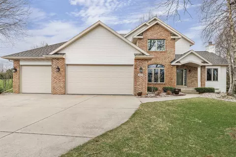 2625 Hupmobile Dr, Cottage Grove, WI 53527