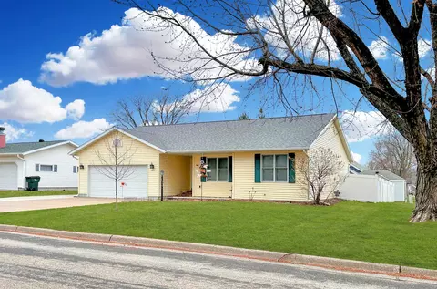 1311 S 5th St, Prairie Du Chien, WI 53821
