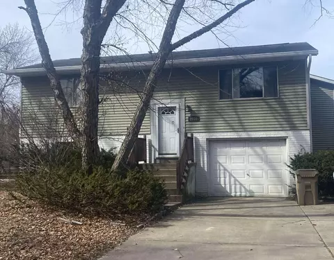 2806 Dunwoody Dr, Madison, WI 53713