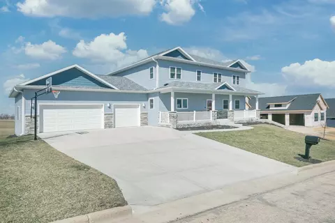312 Prairie Hills Dr, Dodgeville, WI 53533