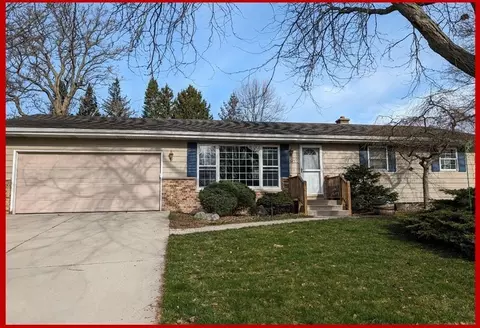 135 Jill Ct, Oregon, WI 53575