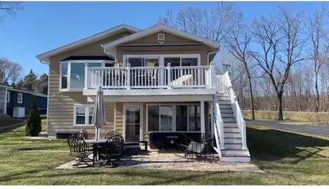2128 Colladay Point Dr, Stoughton, WI 53589