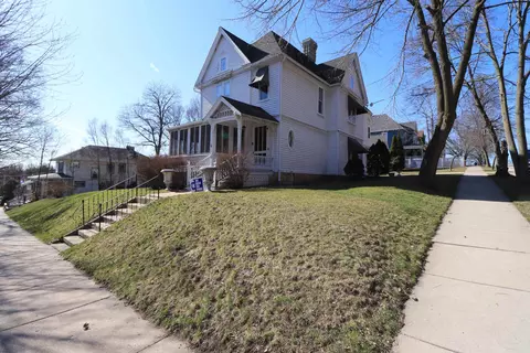 121 E Holmes St, Janesville, WI 53545