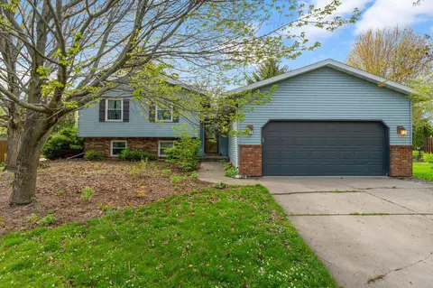 692 Aspen Ave, Verona, WI 53593
