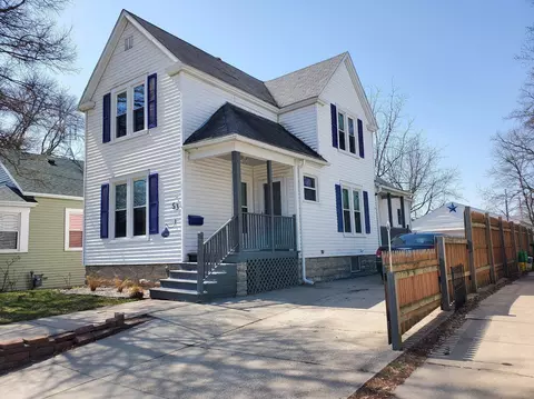 53 Bowen St, Oshkosh, WI 54901