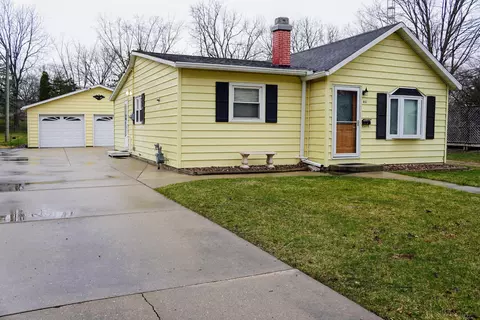 411 S Madison St, Evansville, WI 53536
