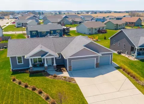647 Badger Dr, Evansville, WI 53536