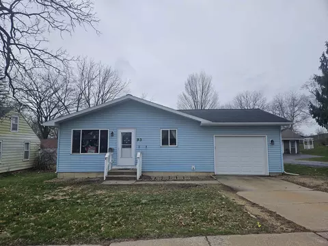 930 Plum St, Reedsburg, WI 53959