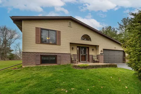 9785 Muscallounge Rd, Glen Haven, WI 53810