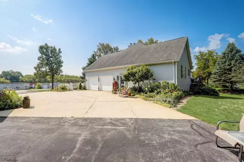w9264 Iron Road, Beaver Dam, WI 53916