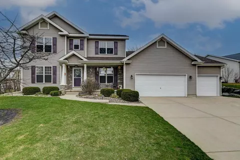 608 Sunnybrook Dr, Deforest, WI 53532