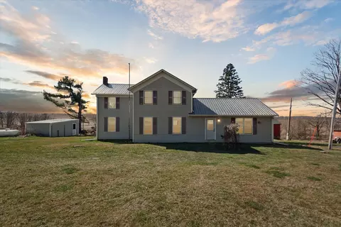w5077 Advance Road, Monroe, WI 53566