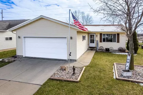 42 Bindl Dr, Reedsburg, WI 53959