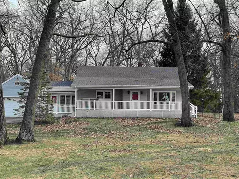 3945 W Plymouth Church Rd, Beloit, WI 53511