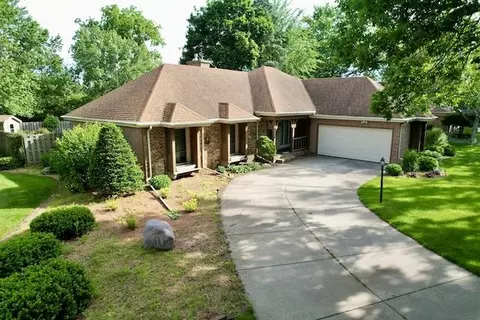 2550 Blarney Stone Dr, Beloit, WI 53511