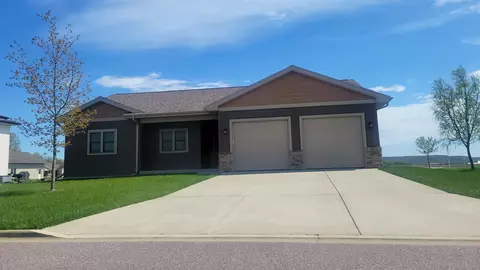 1910 Goldfinch Ln, Sauk City, WI 53583