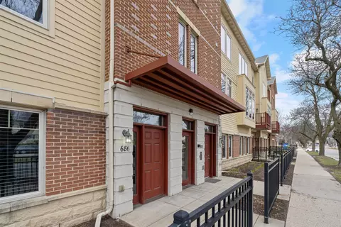 686 N Midvale Blvd, Madison, WI 53705