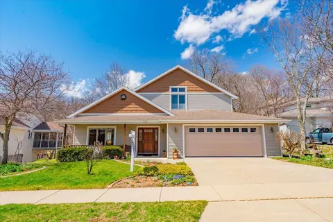 1012 Kettle Woods Dr, Verona, WI 53593