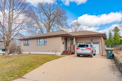 485 Hilltop Dr, Madison, WI 53711