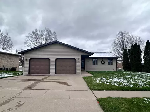 515 Plum St, Dickeyville, WI 53808